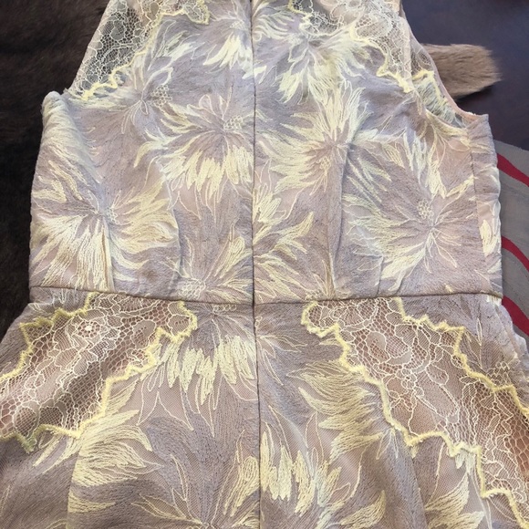 BCBGMAXAZRIA Marlyn Round-Neck Lace Gown. - Picture 9 of 11